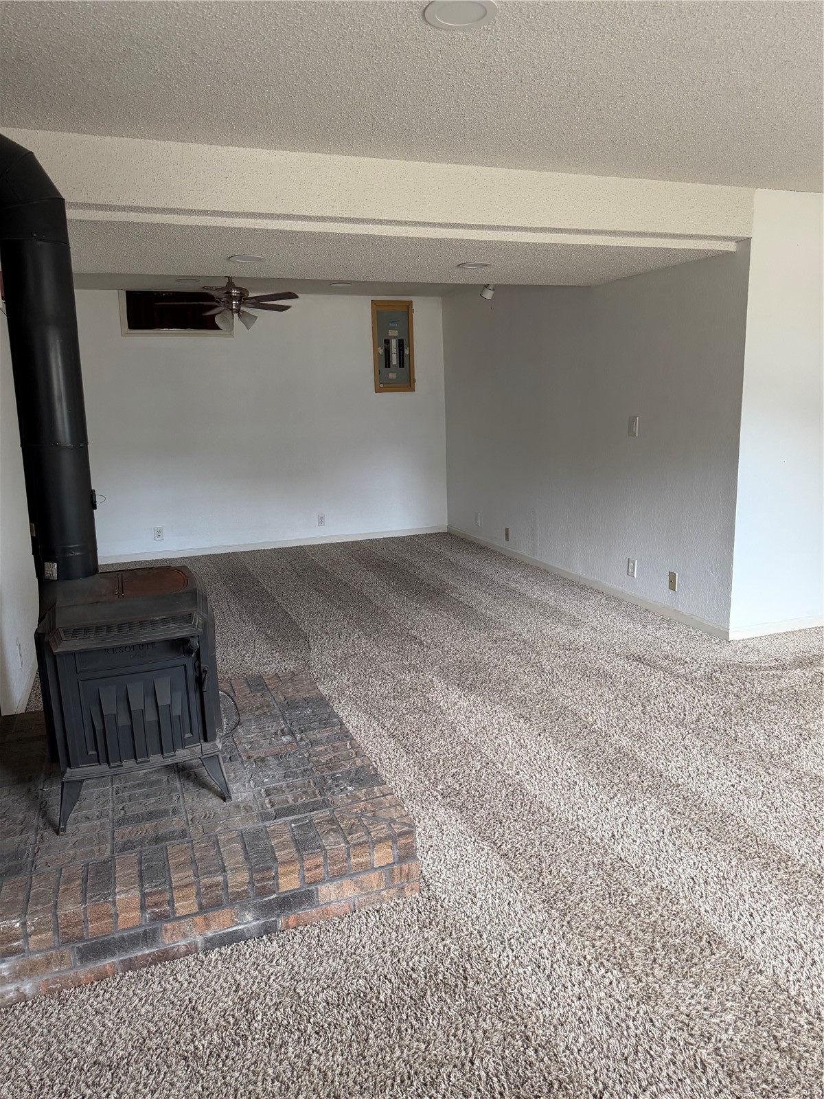 1826 Garry Avenue NW Cedar Rapids IA 52405