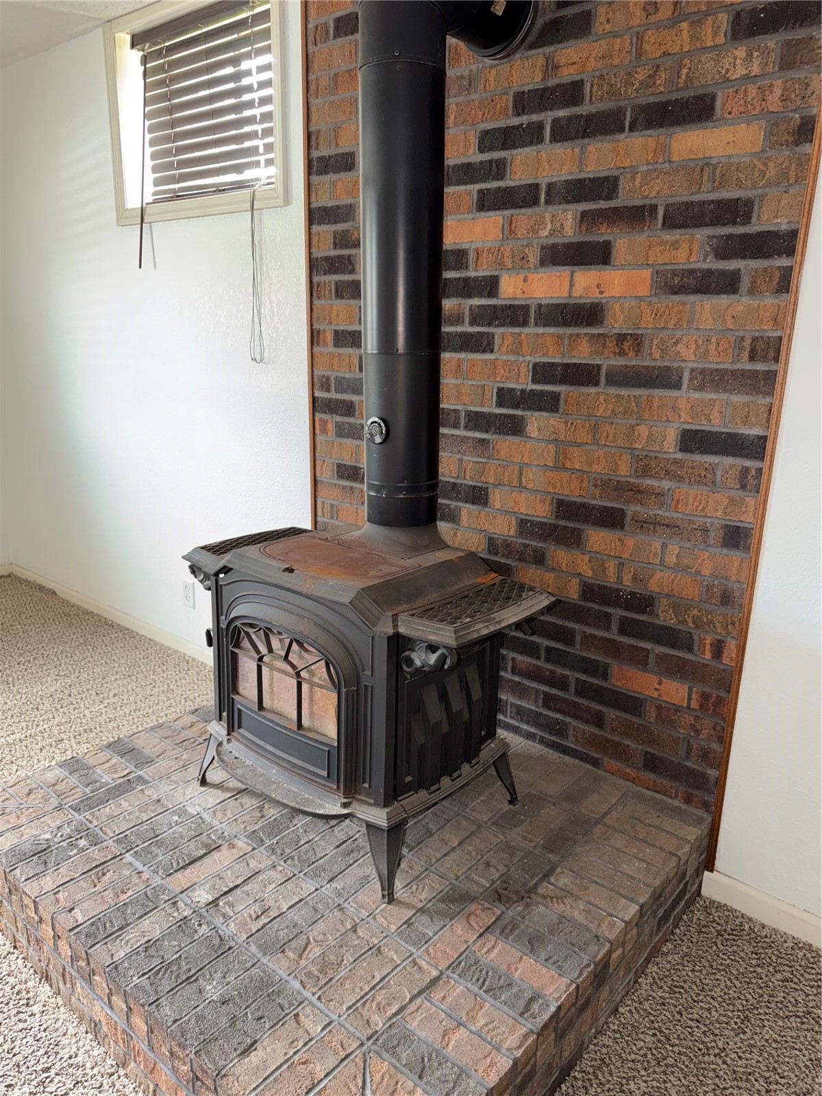 1826 Garry Avenue NW Cedar Rapids IA 52405