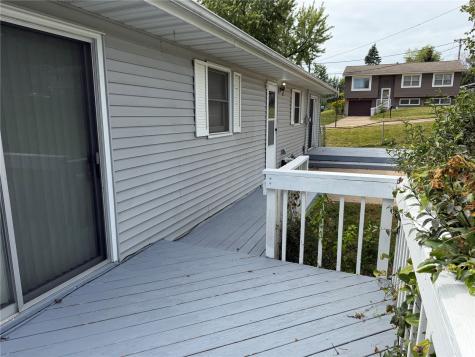 1826 Garry Avenue NW Cedar Rapids IA 52405