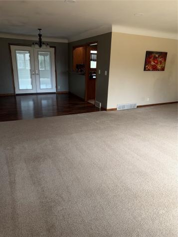 1826 Garry Avenue NW Cedar Rapids IA 52405