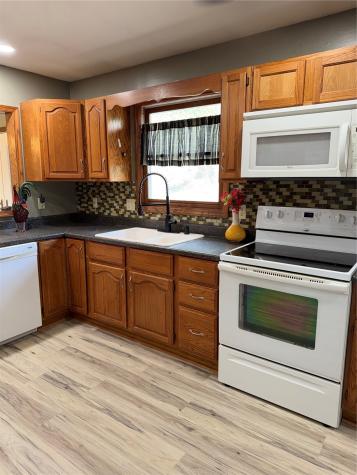1826 Garry Avenue NW Cedar Rapids IA 52405