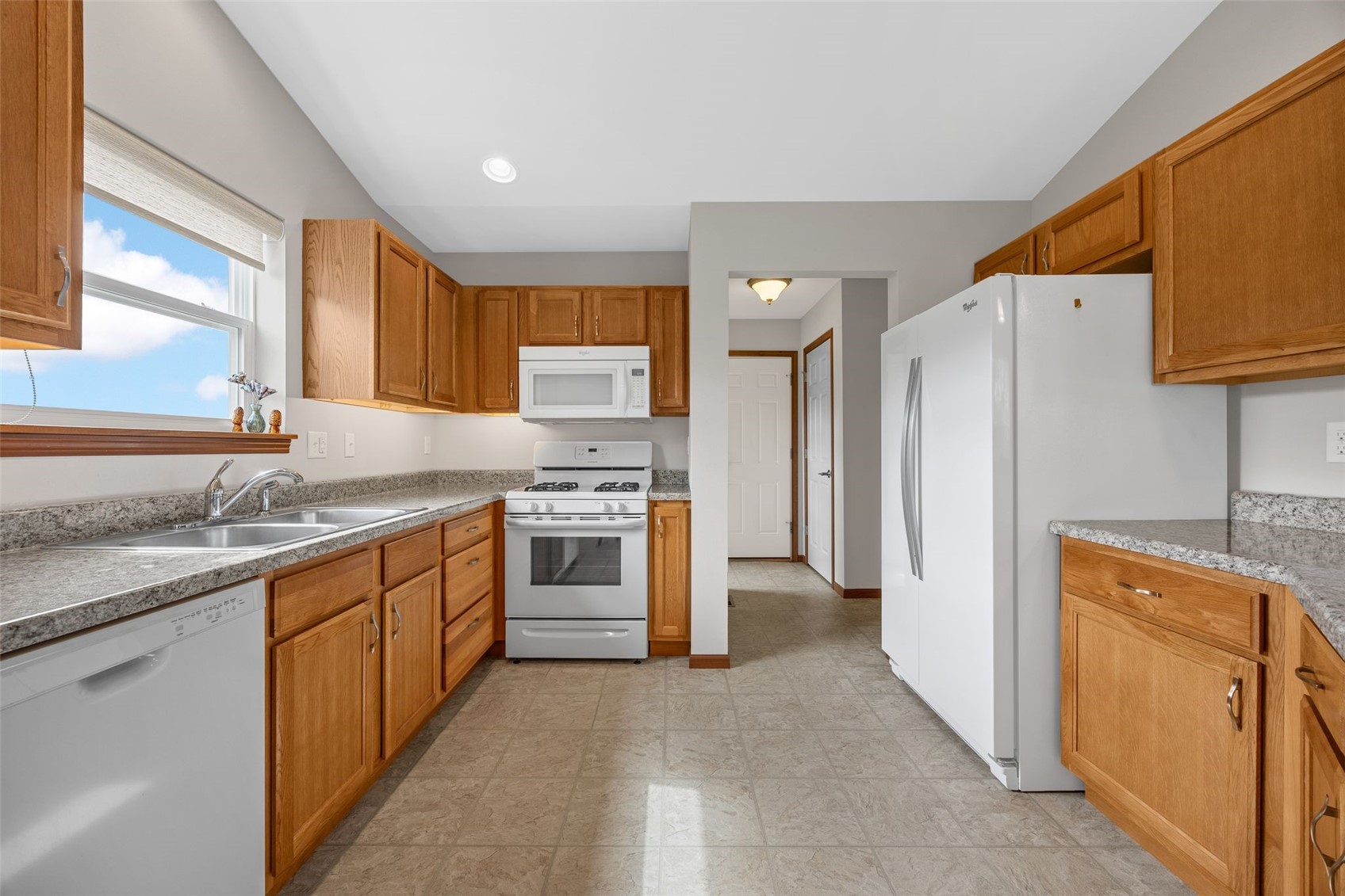 8520 Grand Oaks Drive NE Cedar Rapids IA 52402