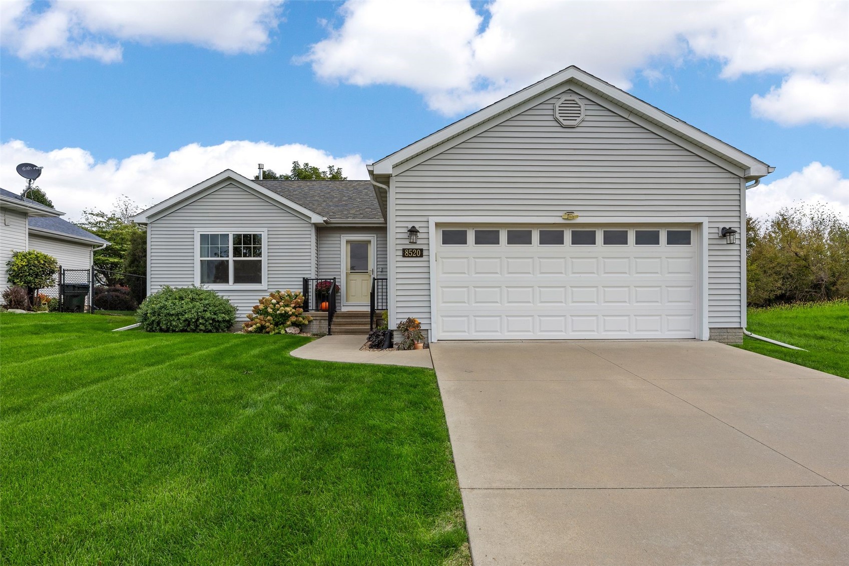 8520 Grand Oaks Drive NE Cedar Rapids IA 52402