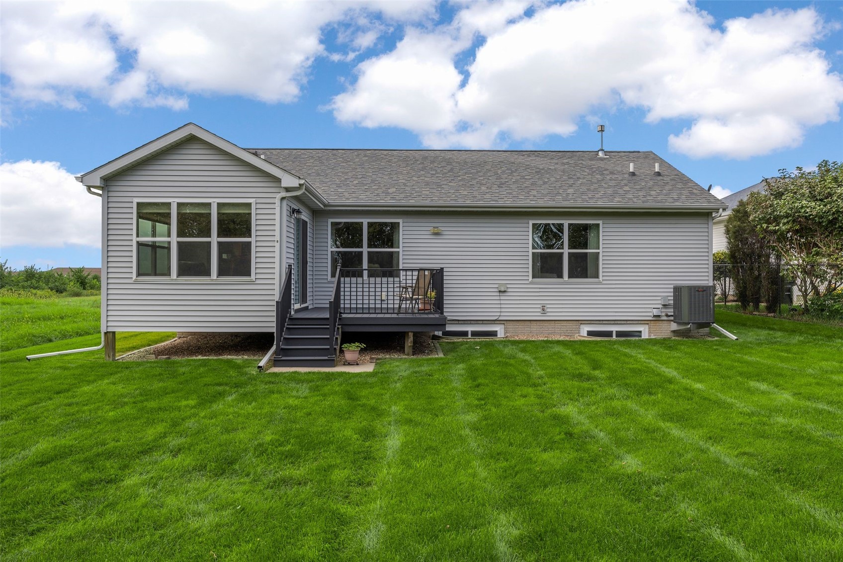 8520 Grand Oaks Drive NE Cedar Rapids IA 52402