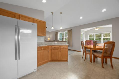 8520 Grand Oaks Drive NE Cedar Rapids IA 52402