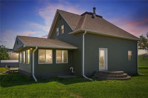 7188 28th Avenue Newhall IA 52315