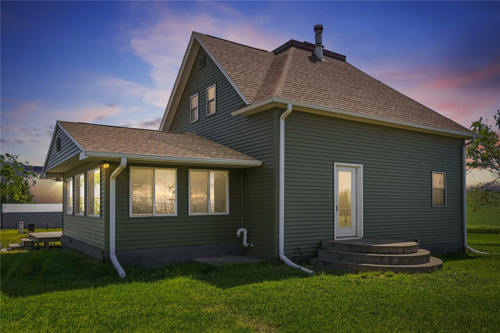 7188 28th Avenue Newhall IA 52315