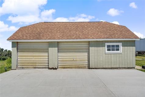 7188 28th Avenue Newhall IA 52315