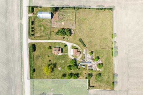 7188 28th Avenue Newhall IA 52315
