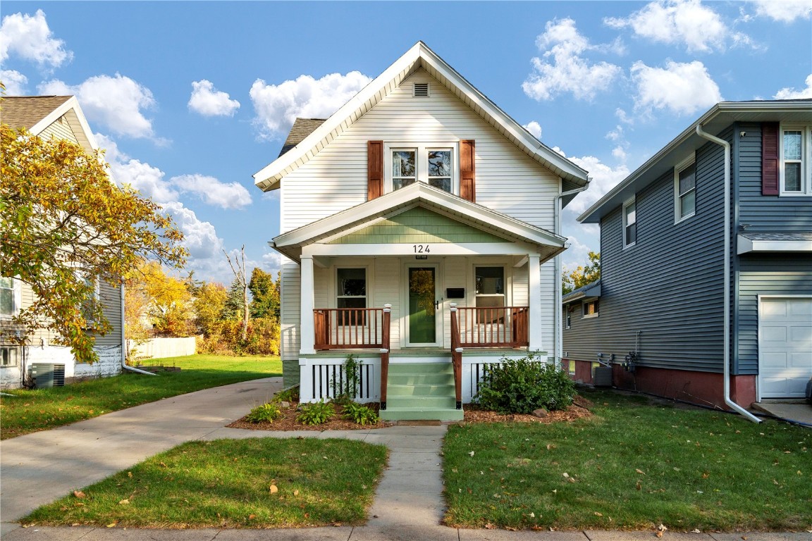 124 34th Street NE Cedar Rapids IA 52402