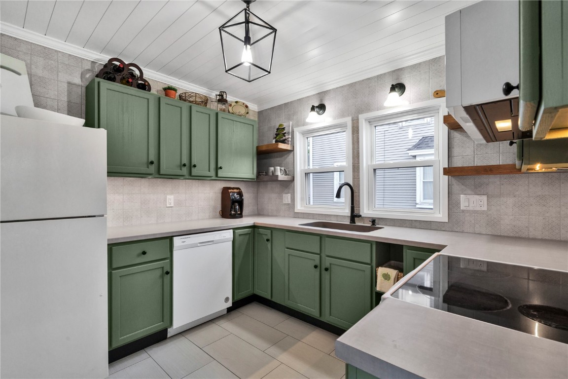 124 34th Street NE Cedar Rapids IA 52402