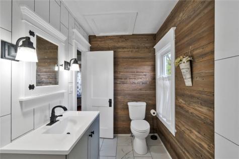 124 34th Street NE Cedar Rapids IA 52402