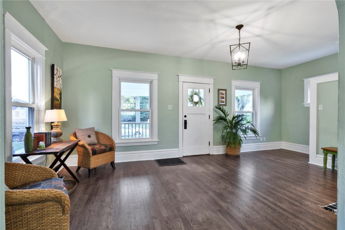 124 34th Street NE Cedar Rapids IA 52402