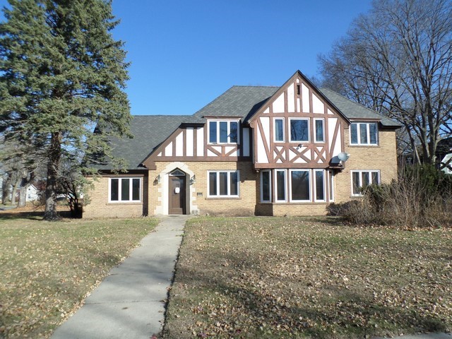 301 Riverside Drive Charles City IA 50616
