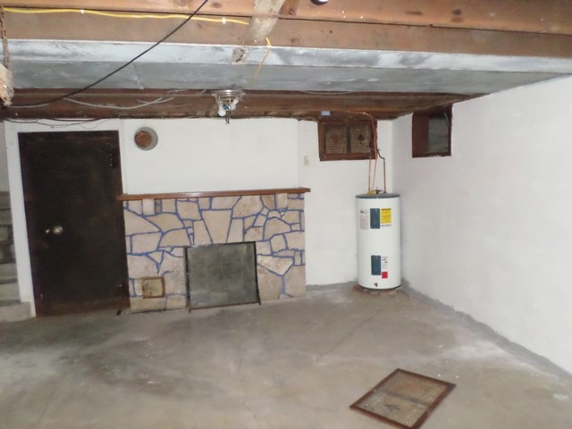 301 Riverside Drive Charles City IA 50616