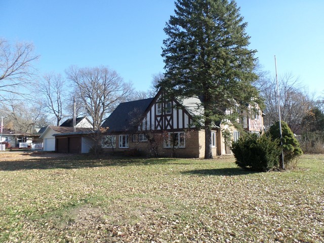 301 Riverside Drive Charles City IA 50616