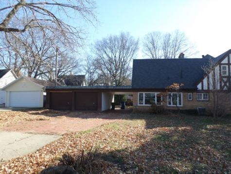 301 Riverside Drive Charles City IA 50616