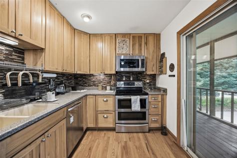 324 Lake View Drive NE Solon IA 52333