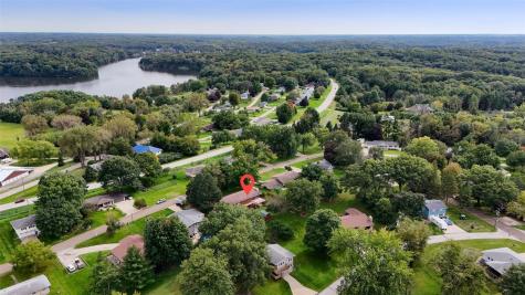 324 Lake View Drive NE Solon IA 52333