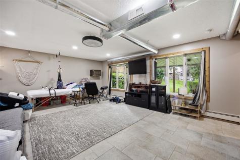 324 Lake View Drive NE Solon IA 52333