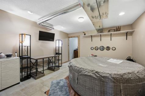 324 Lake View Drive NE Solon IA 52333