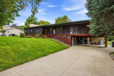 324 Lake View Drive NE Solon IA 52333