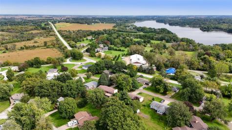 324 Lake View Drive NE Solon IA 52333