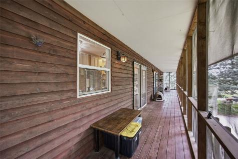 324 Lake View Drive NE Solon IA 52333