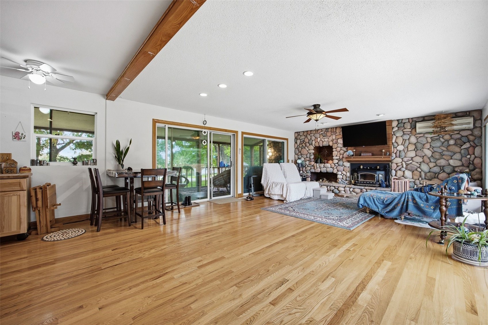 324 Lake View Drive NE Solon IA 52333