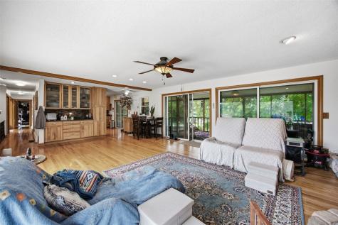 324 Lake View Drive NE Solon IA 52333
