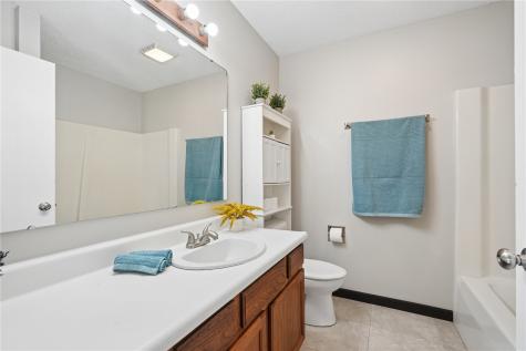 1510 North Drive Ely IA 52227
