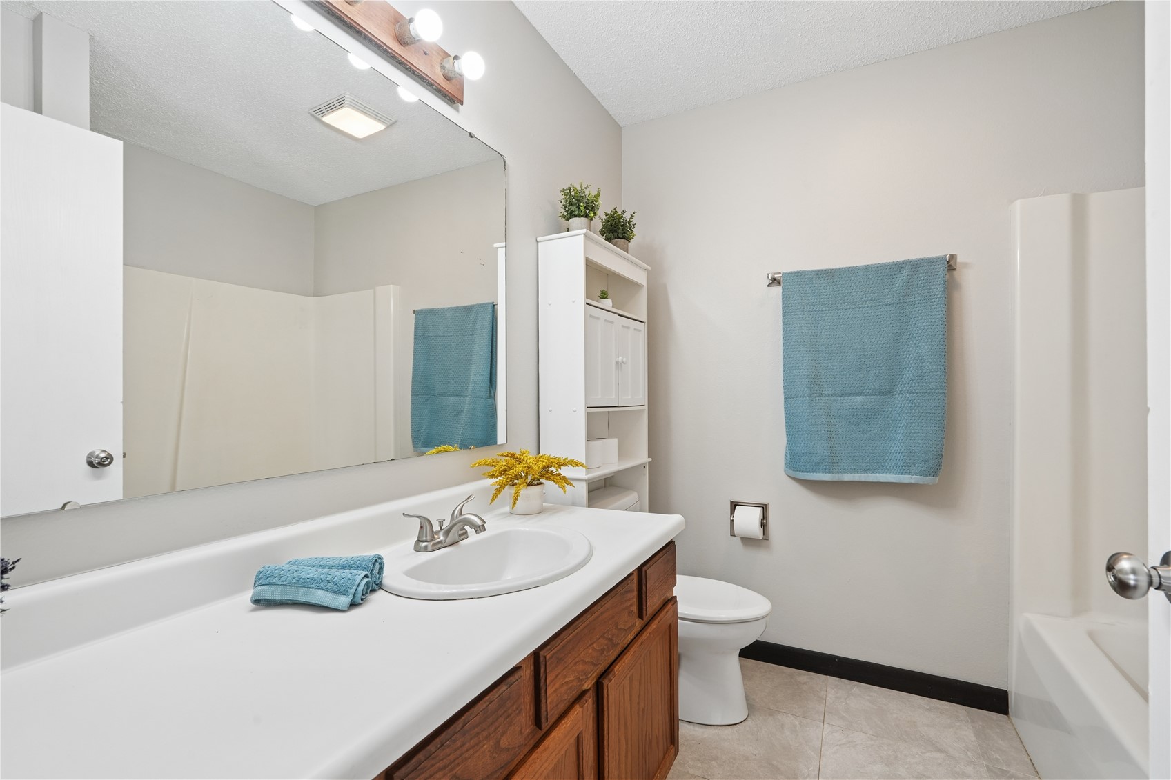 1510 North Drive Ely IA 52227