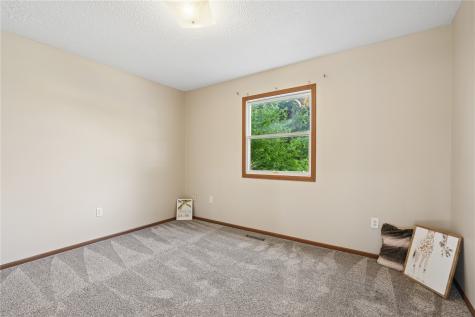 1510 North Drive Ely IA 52227
