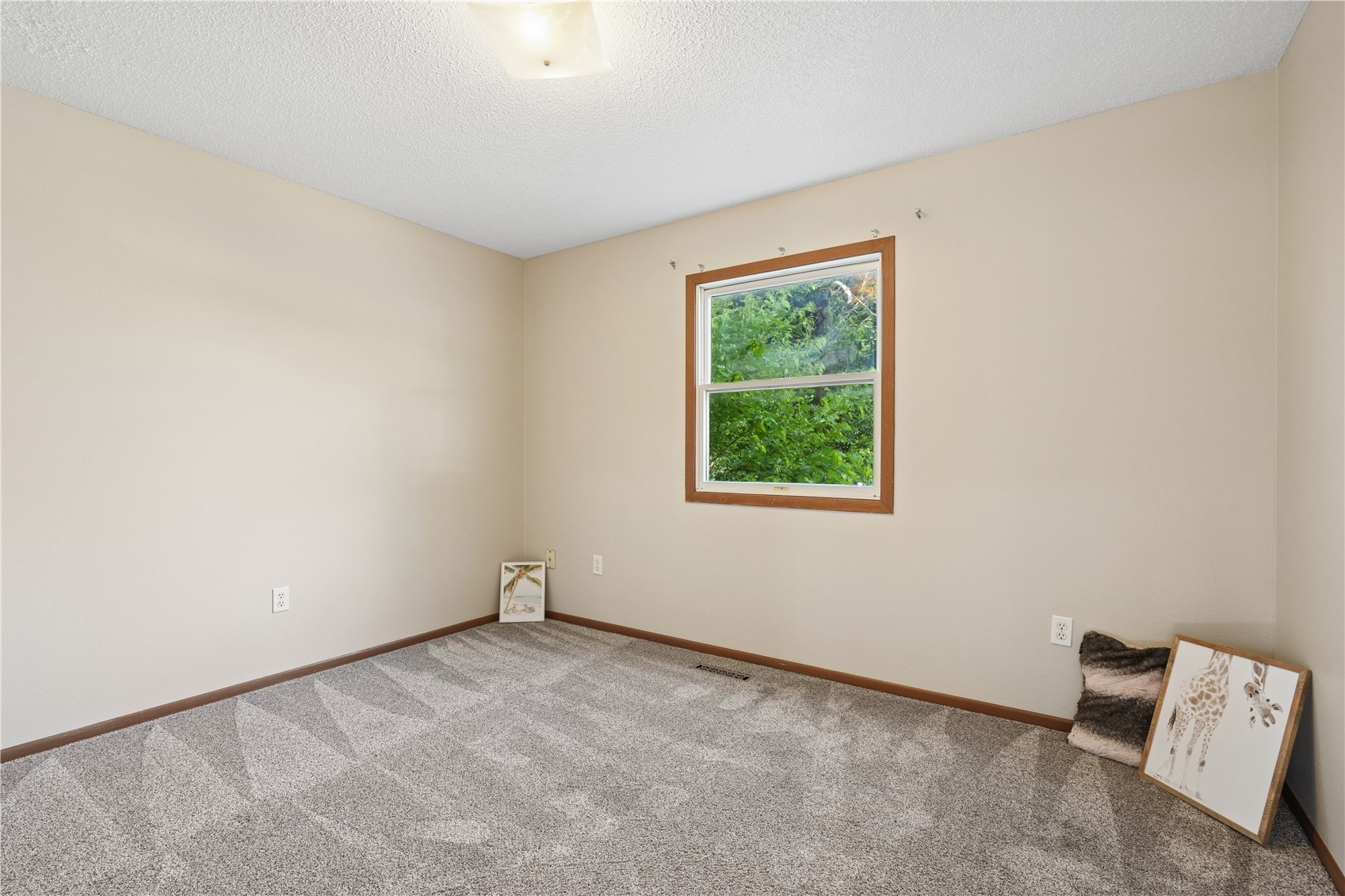 1510 North Drive Ely IA 52227