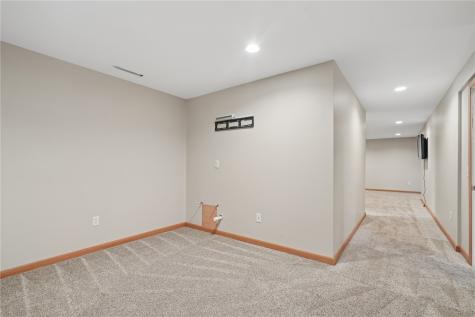 1510 North Drive Ely IA 52227