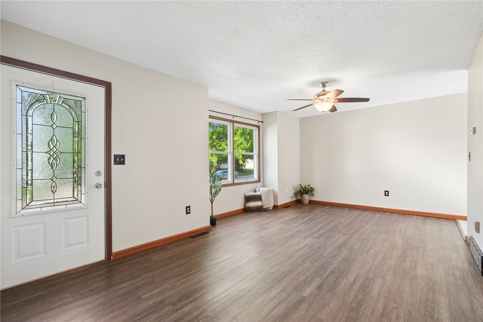 1510 North Drive Ely IA 52227
