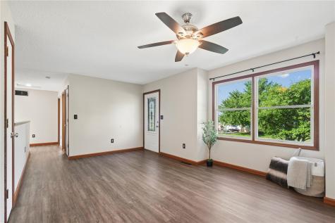 1510 North Drive Ely IA 52227