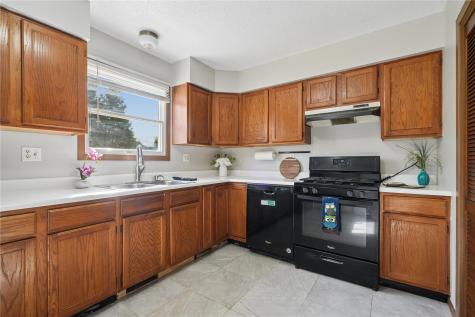 1510 North Drive Ely IA 52227