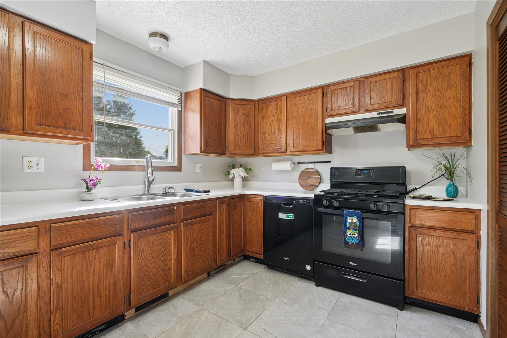 1510 North Drive Ely IA 52227