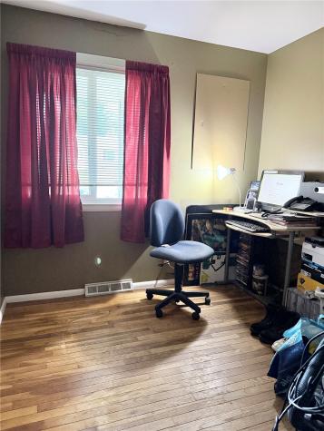 5200 Holly Avenue Cedar Rapids IA 52405