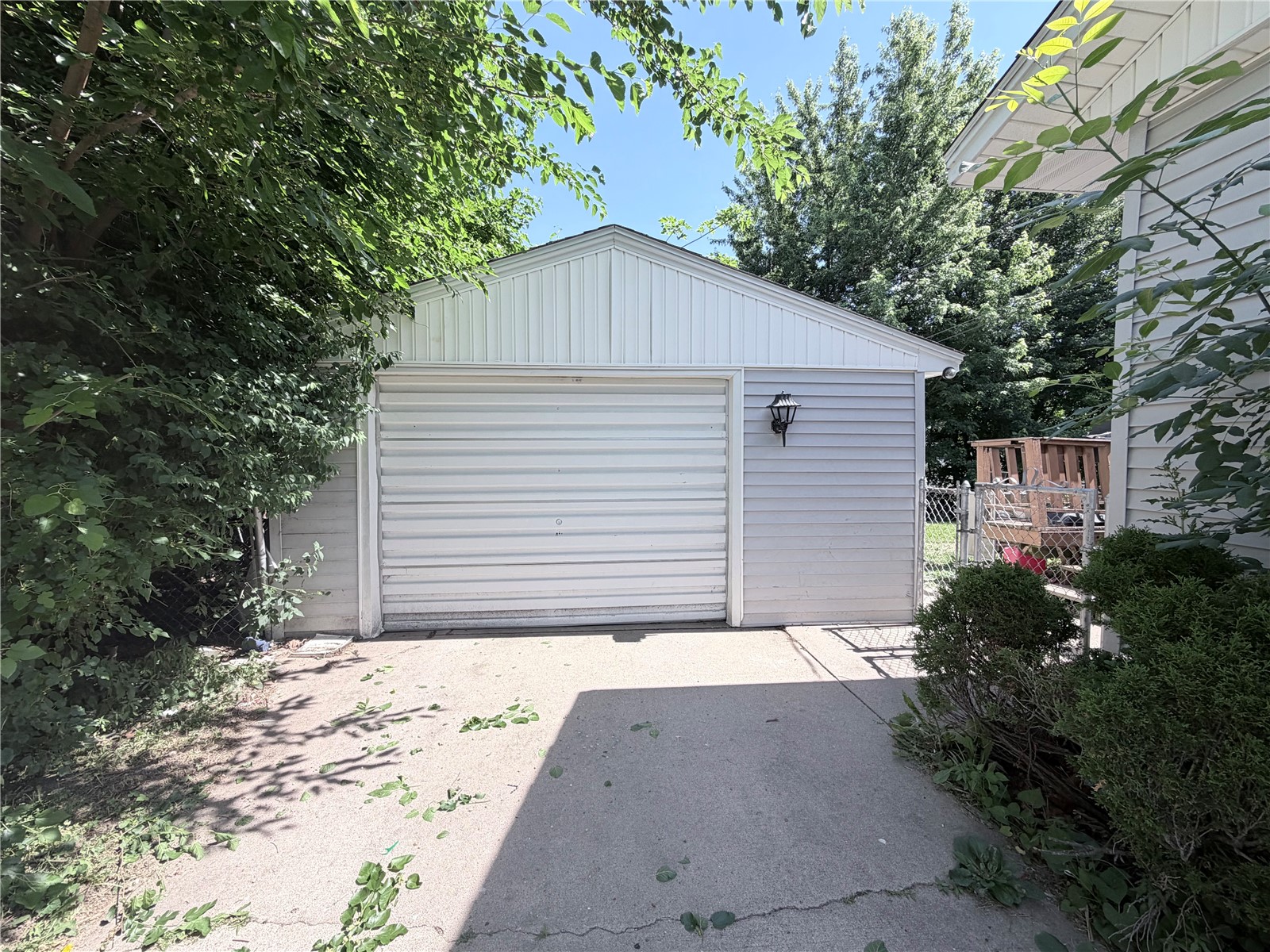 5200 Holly Avenue Cedar Rapids IA 52405