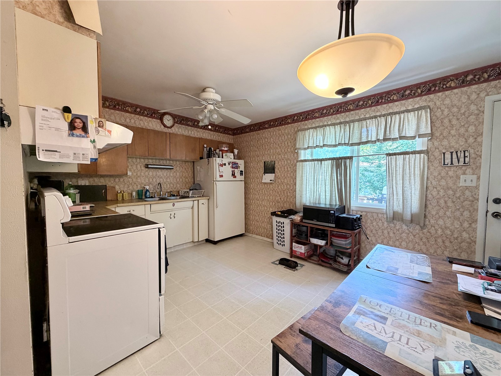 5200 Holly Avenue Cedar Rapids IA 52405