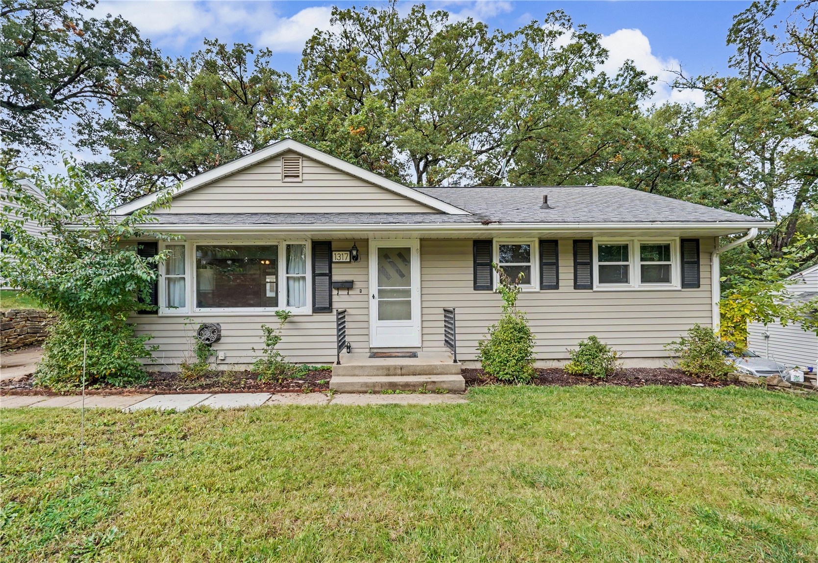 1317 Memorial Drive Cedar Rapids IA 52403