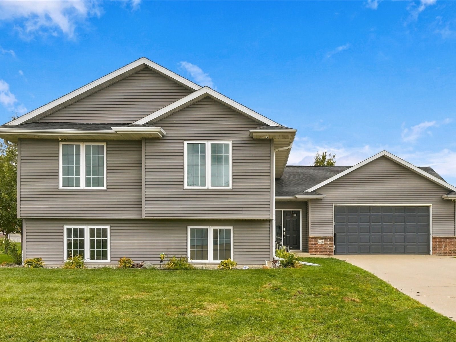 4560 Willow Street Palo IA 52324