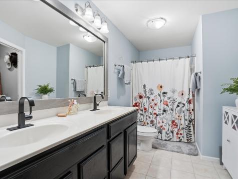 4560 Willow Street Palo IA 52324