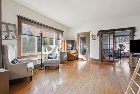 105 Walnut Avenue S Garrison IA 52229