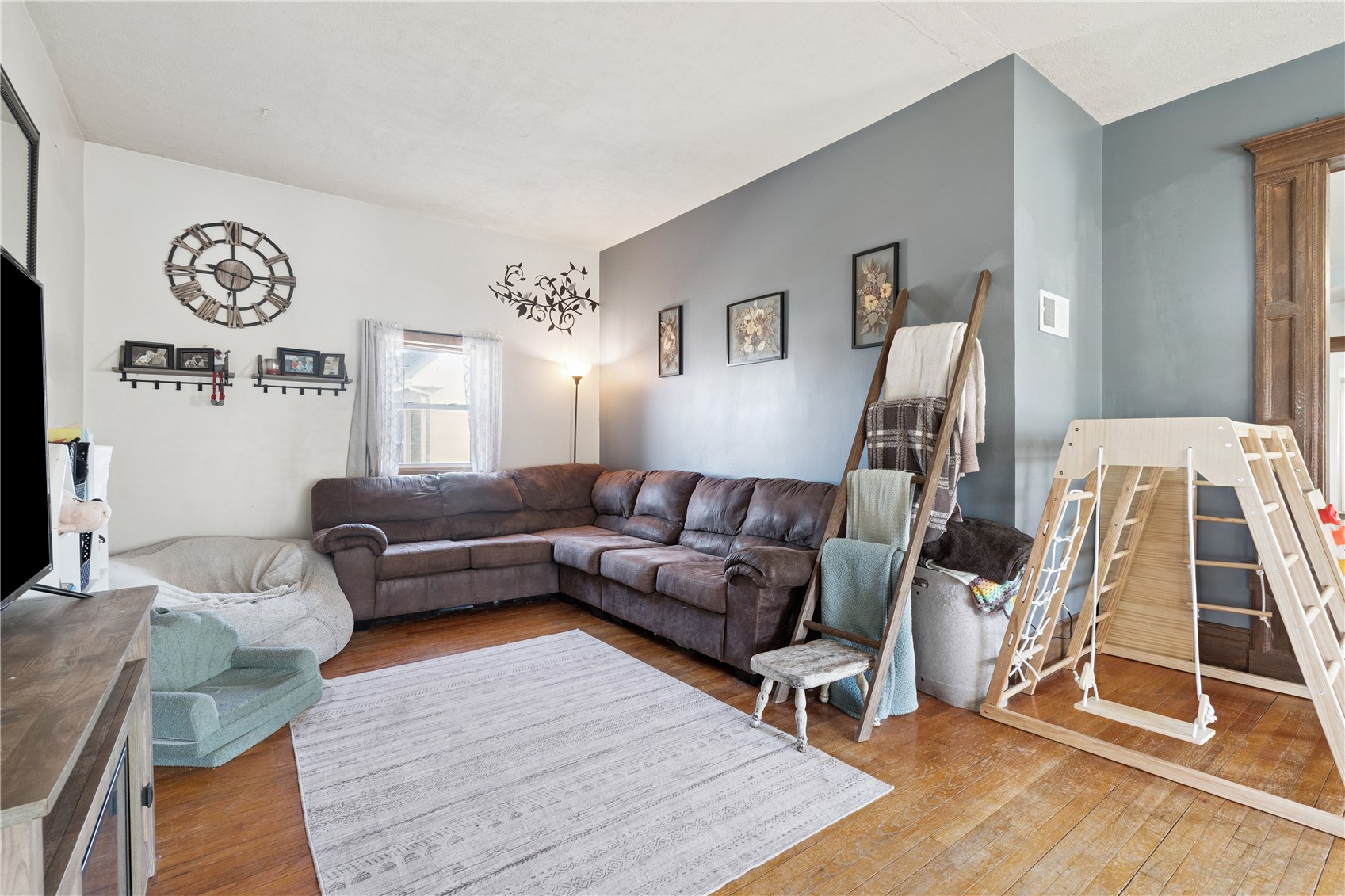 105 Walnut Avenue S Garrison IA 52229