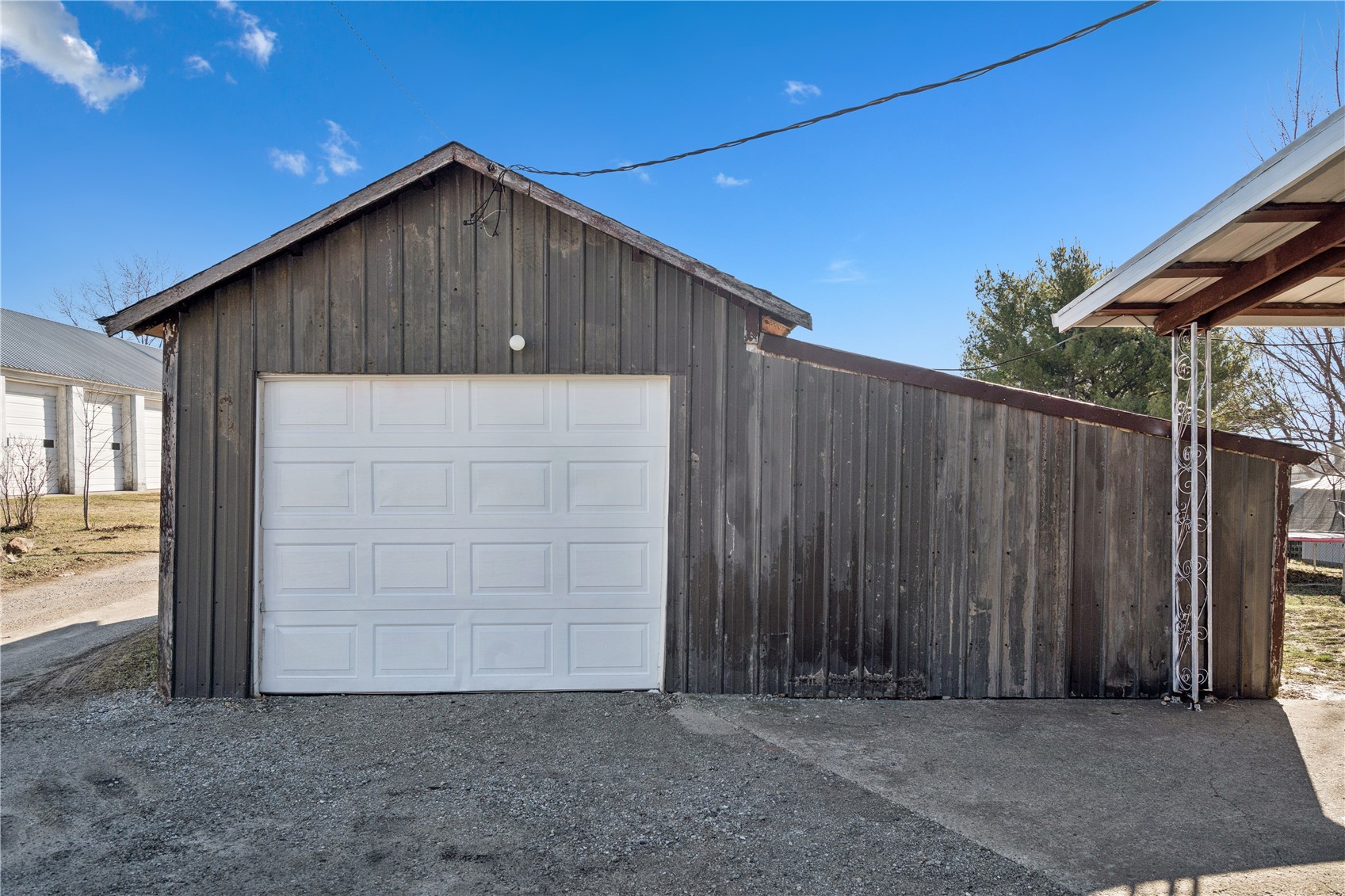 105 Walnut Avenue S Garrison IA 52229