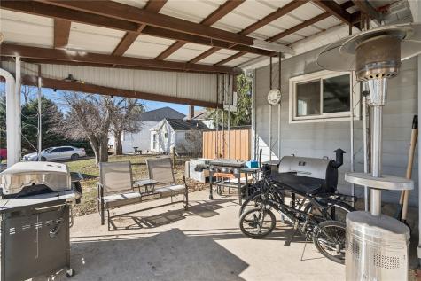 105 Walnut Avenue S Garrison IA 52229