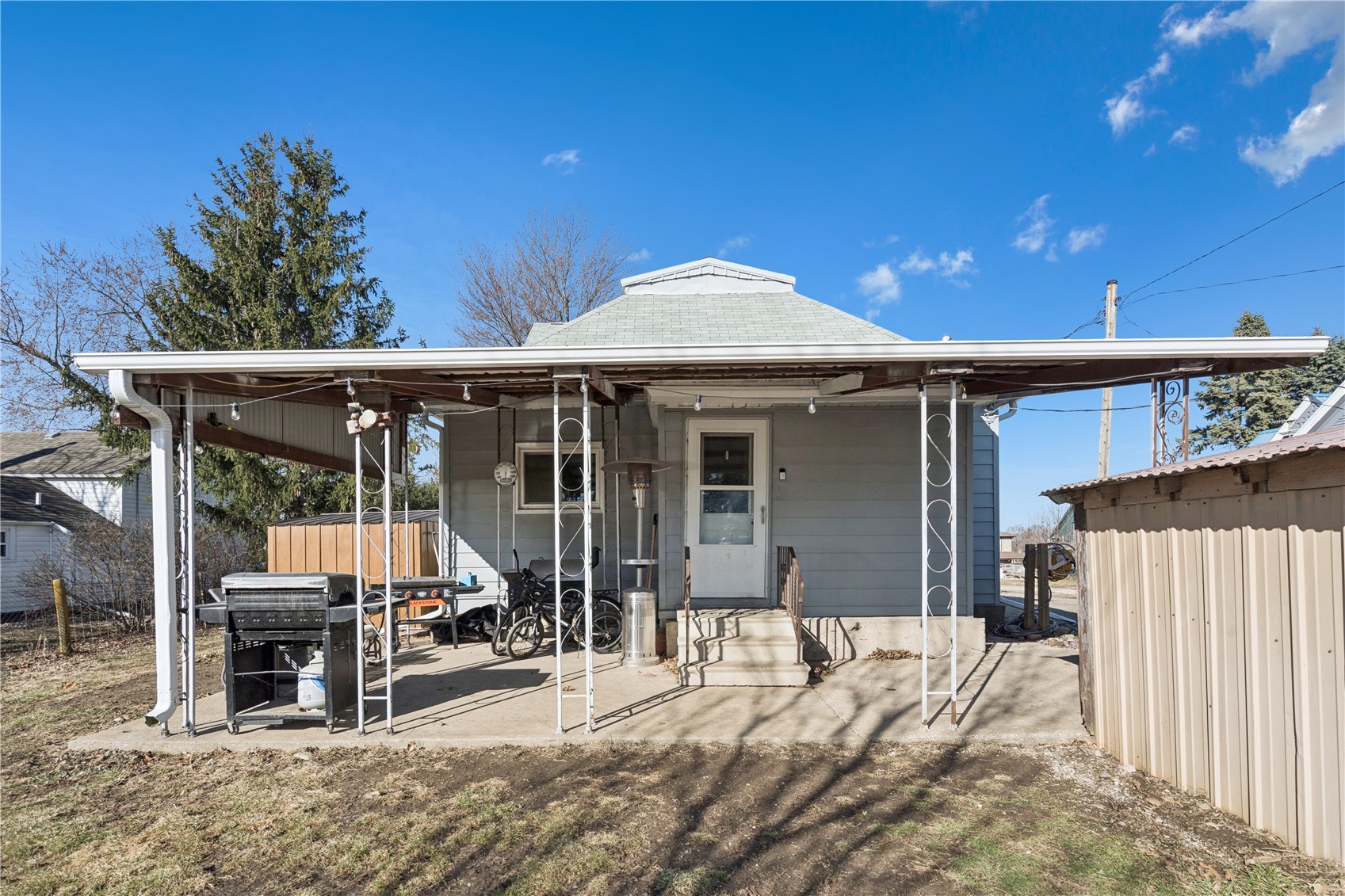 105 Walnut Avenue S Garrison IA 52229